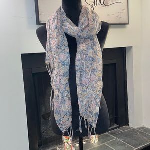 Women’s scarf